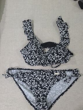 Venus Black & White Floral Ruffle Bikini Set